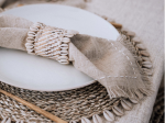 Rond de serviette en rotin et coquillages